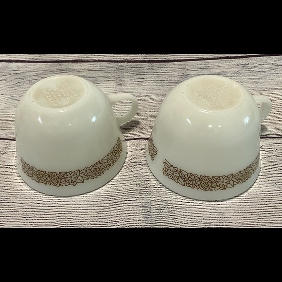 PYREX WOODLAND BROWN COFFEE TEA CUPS SET OF 2! - Picture 11 of 14